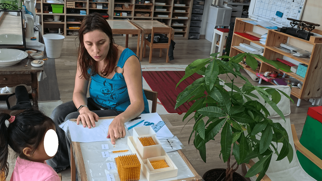 Numération concrète Montessori Activité Montessori autour du matériel de numération